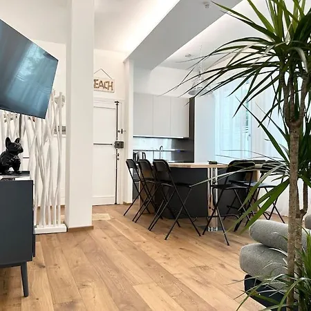 Modern Next The Apartment *